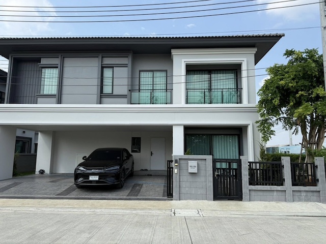 BH3951 ให้เช่าบ้านเดี่ยว Britania บางนา ศรีวารี แปลงมุม หลังใหญ่สุด 4 ห้องนอน
