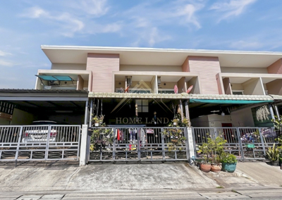 ทาวน์เฮ้าส์ 2 ชั้น เยื้อง โรงเรียน วัฒนาวิทยาคม ปากช่อง นครราชสีมา