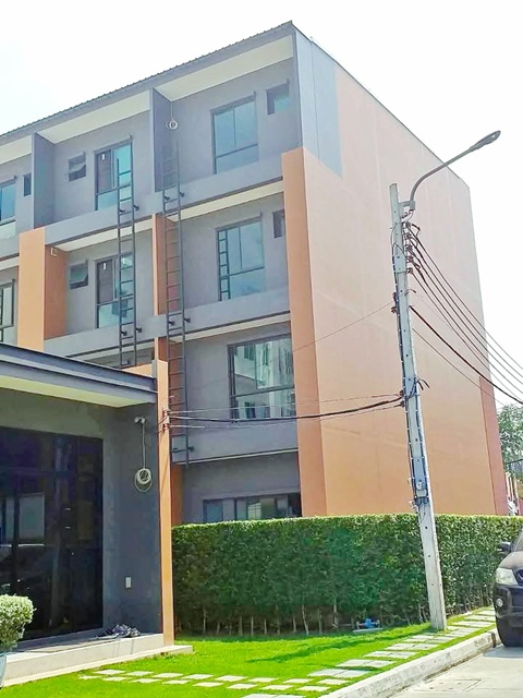 ให้เช่าอาคาร 3.5 ชั้นหลังริม 28 ตร.วา.ถ.เพชรเกษม77-81 โฮมโปร เพชรเกษม 2.5 กม.350 ตร.ม. 5 นอน 3 น้ำ  ตลาดอุ่นเรือน 1.1 กม.