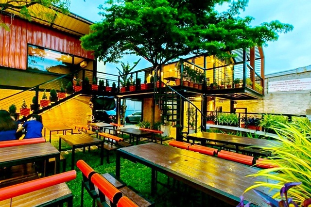 ใกล้ BTS เสนานิคม 2.6กม.  ลาดปลาเค้า อมรพันธ์9 เสนานิคม1 บ้านชั้นครึ่ง 106ตร.วา. 320ตร.ม.ขนาดใหญ่ ฟังก์ชันครบ 10 นอน 3 น้ำ