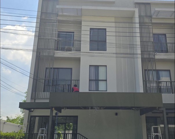 LV53416 ขาย Villa Albero วิลลา อัลเบลโล่ พระราม 9-ศรีนครินทร์ ทาวน์โฮม 3 ชั้น หน้ากว้างพิเศษ 7.5 เมตร โครงการใหม่จาก บางกอกแลนด์