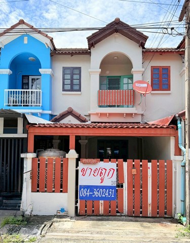 ขายถูก หมู่บ้านรัตนาวลัย   ดอนเมือง ประชาอุทิศ 17 เป็นทาวน์เฮาส์ 2 ชั้น