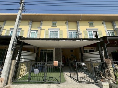 ขายทาวน์โฮมพร้อมเฟอร์ โครงการ โกลเด้น ทาวน์ 3 สุขสวัสดิ์-พุทธบูชา  ทำเลดี บรรยากาศเงียบสงบ ต่อเติมครัวแล้ว ไม่มีรอยทรุด ขนาด 19.2 ตารางวา!