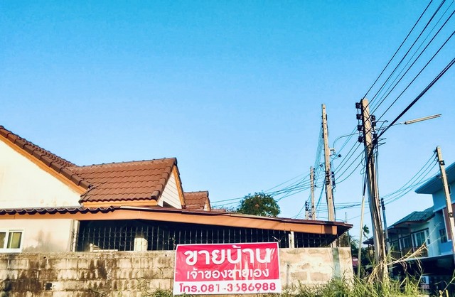 ขายบ้านมือสอง ทาวน์เฮ้าส์แปลงมุม สภาพใหม่ ซอยหัวหิน 56 ติดตลาดนัดใหม่ไดโนเสาร์