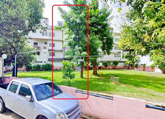 ติดโรงเบียร์เยอรมันตะวันแดง เลียบด่วนเอกมัย รามอินทรา 28-38 ให้เช่าอาคารพาณิชย์ 3.5 ชั้นปั้ม น้ำมันปตท. 3-4นอน 4น้ำ