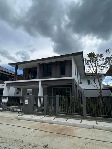 ให้เช่าบ้านเดี่ยว 2 ชั้น 50 ตร.ว. โครงการสราญสิริ รังสิต ถนนรังสิต-ปทุมธานี ( เลี้ยงสัตว์ได้ )