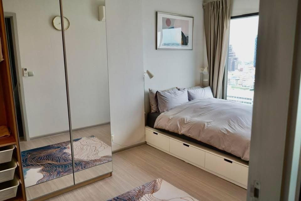 Life Sukhumvit 62 Spacious Private 17th Floor BTS BangChak