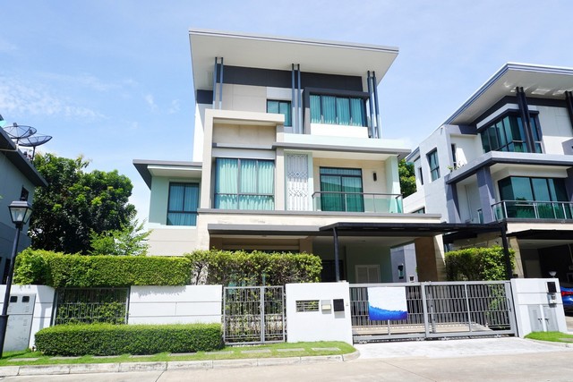 ขายบ้านเดี่ยว 3 ชั้น โครงการ นาราสิริ โทเพียรี่ นวมินทร์ แต่งใหม่ พร้อมอยู่ เขตบึงกุ่ม กรุงเทพฯ