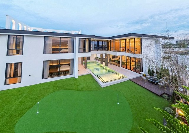 บ้านพูลวิลล่าหรู Modern Luxury วิวภูเขา ทำเลดี เมืองเชียงใหม่