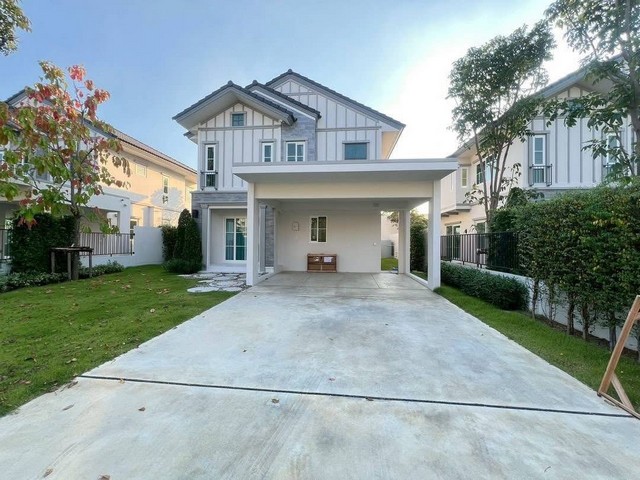 LV53432 ให้เช่า ทาวน์โฮมและบ้านเดี่ยว Villaggio 3 ศรีนครินทร์-บางนา บรรยากาศใหม่ Camping Ville ทำเลต้นบางนา ใกล้ MEGA บางนา