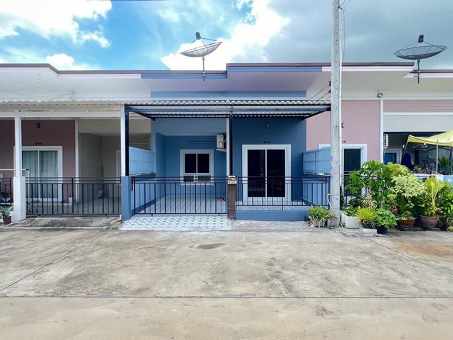 ขายบ้านทาวน์เฮาว์ชั้นเดียว สถานะกำลังปรับปรุง โครงการ :  ซีวิลเลจ เนื้อที่ : 21 ตรว พื้นที่ใช้สอย : 2 ห้องนอน 1 ห้องน้ำ 1 ห้องครัว