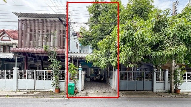 ทาวน์เฮ้าส์ สรงประภา 9 บุญอนันต์ หลังใหญ่ 25.6 ตร.ว. ต่อเติมครบ พื้นที่กว้าง สภาพดี หลังบ้านไม่ชนใคร