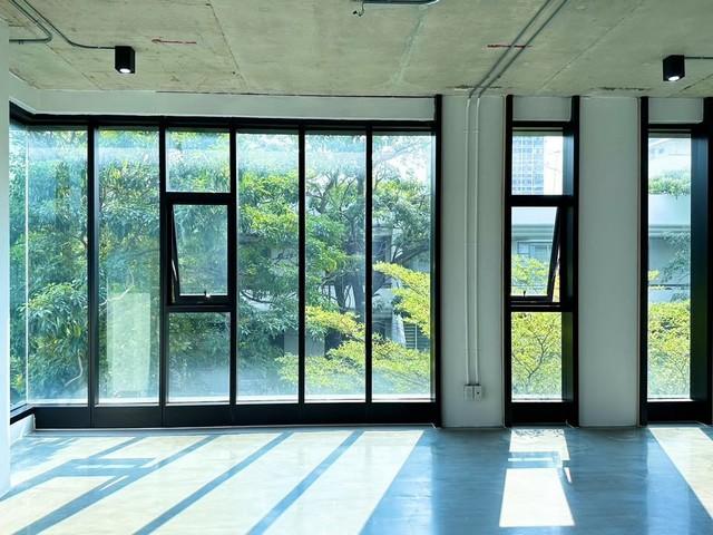 ให้เช่าอาคารพาณิชย์ 223 ตร.ม. อาคารสหมงคลฟิล์ม (ชั้น 3 จาก 7 ชั้น) ใกล้ BTS อารีย์