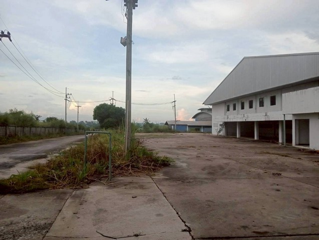 ขายที่ดินที่ดินผังสีม่วงเข้ม  ต.บ่อวิน อ.ศรีราชา จ.ชลบุรี เนื้อที่ 18-0-50 ตรว.