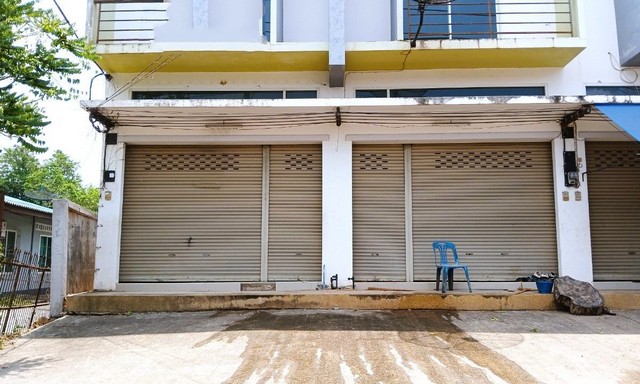 ขายอาคารพาณิชย์ 2 ชั้น โครงการ บ้านสวยพารากอน กาญจนดิษฐ์  ถนนสุราษฎร์-สิชล จังหวัดสุราษฎร์ธานี