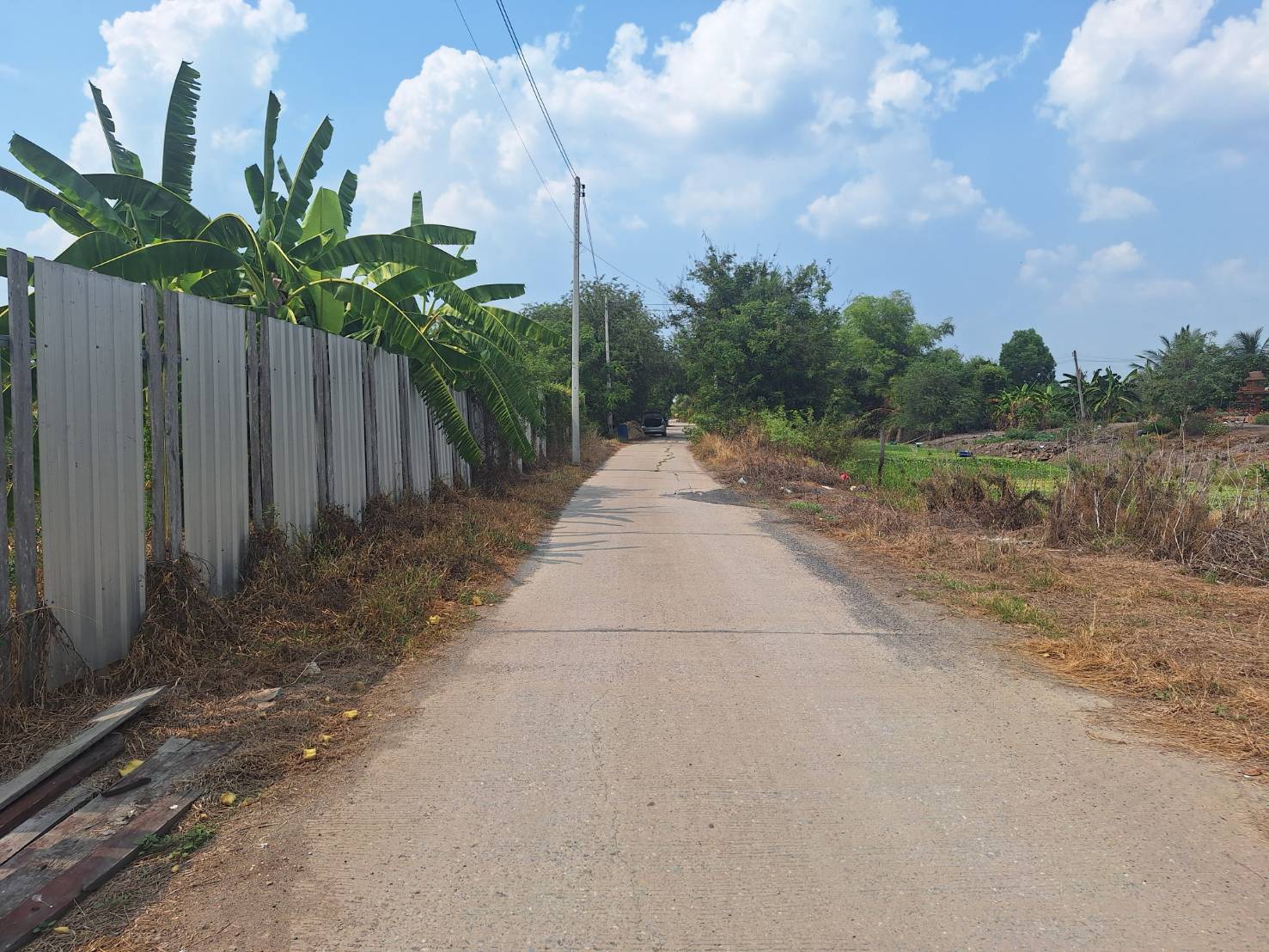 ขายที่ดินพร้อมสิ่งปลูกสร้าง 2-3-0 ไร่ หน้ากว้างติดถนน 47 เมตร อ.ลาดบัวหลวง จ.พระนครศรีอยุธยา