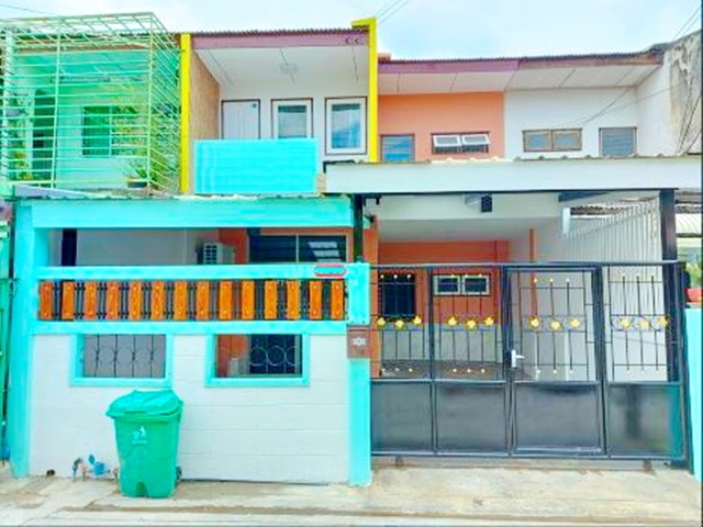 ใกล้รพ. มงกุฏวัฒนะ 500 ม. ใกล้ MRT แจ้งวัฒนะ14 600ม. 3นอน 2น้ำ และตลาดเมืองทอง 24ตร.ว. 192ตร.ม. ทาวน์เฮาส์ 2ชั้น ตกแต่งใหม่ครบ