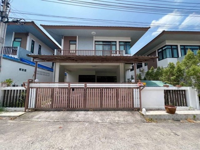 บ้านเดี่ยวให้เช่า ใกล้เซ็นทรัล หมู่บ้านโกลเด้นทาวน์ วังหิน - เขาแตงอ่อน ศรีราชา TP-H1850