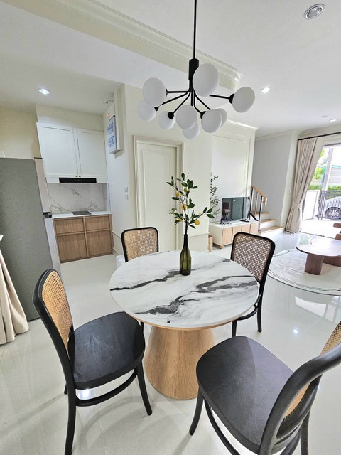 P2116 ให้เช่า ทาวน์โฮม 3 ชั้น บ้านกลางเมือง พระราม9-กรุงเทพกรีฑา ตกแต่งสวยพร้อมเข้าอยู่