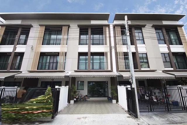 เฟอร์ครบ! ซ. กำนันแม้น MRT บางแค 1.44กม. ทาวน์เฮาส์หลังมุม 3 ชั้น 3 นอน กัลปพฤกษ์ 3 น้ำ ใกล้ ซีคอนบางแค ขนาด 16.5 ตร.ว.  190 ตร.ม.