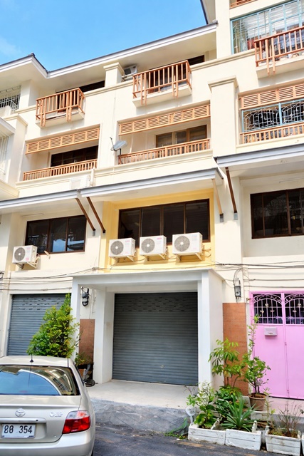 ให้เช่าอาคารพาณิชย์ 4 ชั้น  17ตร.วา. 272 ตร.ม. 5แอร์  ลดราคาครั้งที่3 4นอน โลตัส พระราม2 1.2กม. เซนทรัลพระราม2 800ม. ไทวัสดุพระราม2 300ม.