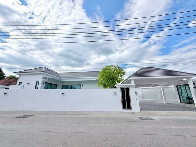 ขายพูลวิลล่าหรู จอมเทียน พัทยา ใกล้หาด บ้านใหม่ สร้างเสร็จพร้อมโอน TP-H1858