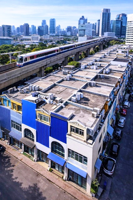 BTSปุณณวิถี 600ม. บน Skywalk  อุดมสุข 800ม. 26ตร.ว. 520ตร.ม. ใหญ่มาก 8นอน ให้เช่าอาคาร โรงแรม 5ชั้น 8น้ำ  ไบเทค บางนา 2.4 กม.