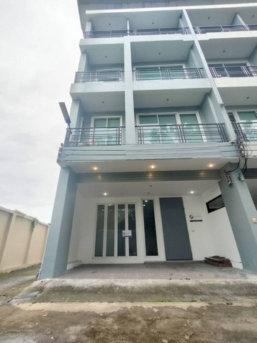 ให้เช่าทาวน์โฮม4ชั้นห้องมุม 300ตร.ม.ย่านรามอินทราใกล้แฟชั่นไอแลนส์MRTวงแหวนรามอินทรา