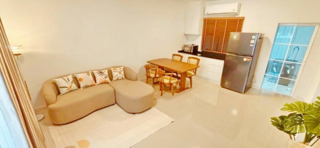 ทาวน์โฮม 2 ชั้น 3 นอน 2 น้ำ ใกล้รร.นานาชาติคอนคอร์เดียน 900 ม.พื้นที่ 18 ตร.ว.145 ตร.ม.ทำเลสุขุมวิท-บางนา พร้อมเฟอร์ฯ และเครื่องใช้ไฟฟ้าครบ