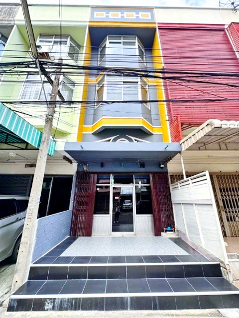 Toll Way วิภาวดี สนามบินดอนเมือง ธูปะเตมีย์ BTS วัดพระศรีมหาธาตุ 1กม. 8นอน 2 น้ำ ใกล้ตลาดสี่มุมเมือง 3 กม. อาคารพาณิชย์ 3 ชั้นรีโนเวทใหม่