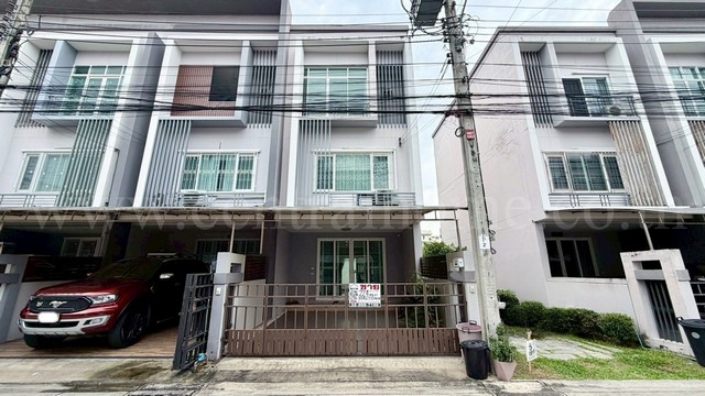 ลดราคา ทาวน์โฮม 3 ชั้น ดิ เอ็กซ์คลูซีฟ แคราย - งามวงศ์วาน ใกล้ MRT สนามบินน้ำ