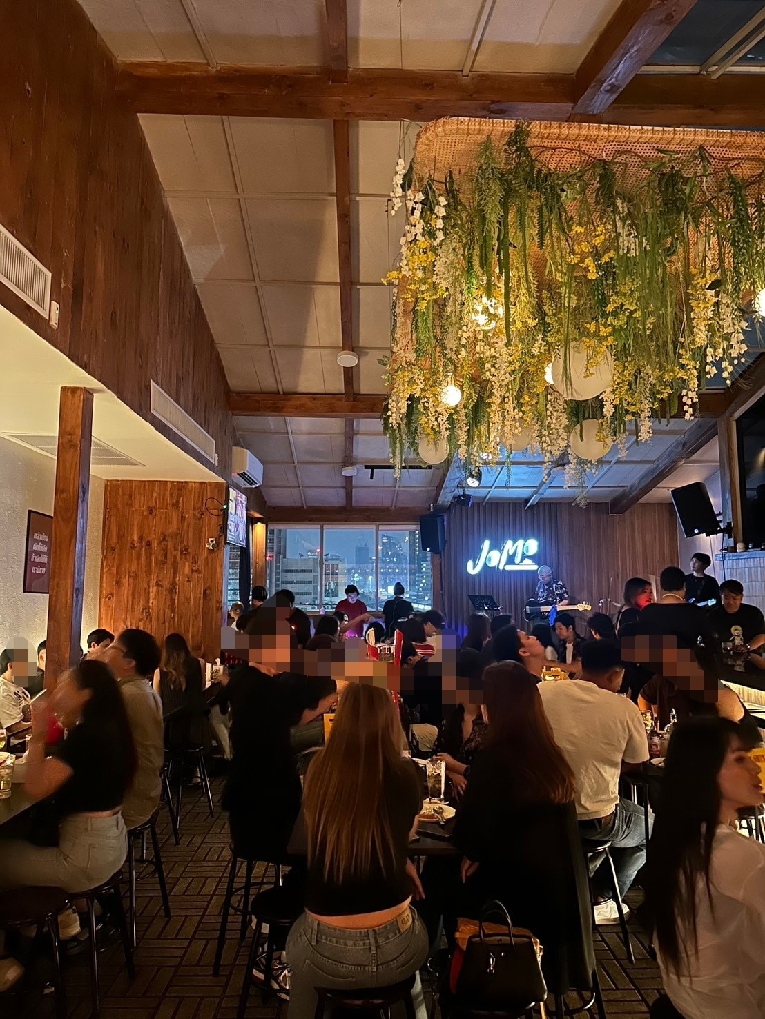 เซ้งร้านเหล้า-อาหาร Rooftop ย่านสนามเป้า อารีย์ ติด BTS