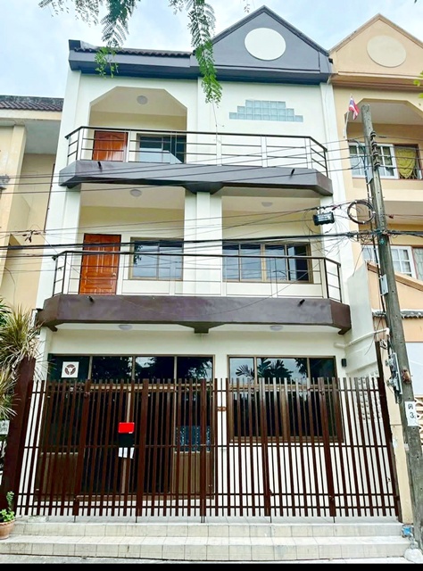 BTS พระโขนง 890ม. สุขุมวิท 50 ให้เช่าทาวน์เฮ้าส์ 3 ชั้น BTSอ่อนนุช 1กม. 20 ตร.วา. 240 ตร.ม. รร.นานาชาติ เซนต์แอนดรูส์ฯ กรุงเทพ 1.1 กม.