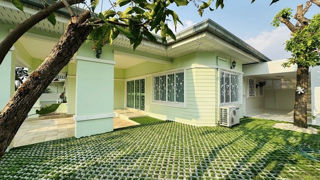 บ้านว่างพร้อมเข้าอยู่    บ้านเดี่ยวหลังมุมในโครงการหมู่บ้าน  ตกแต่งพร้อมอยู่ เครื่องใช้ไฟฟ้า