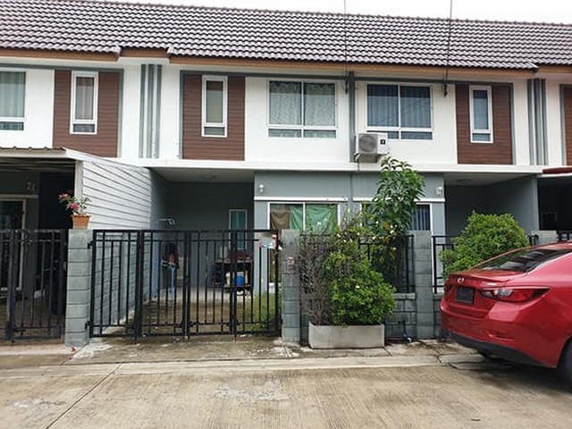 ขาย ทาวน์เฮ้าส์ สุภาพร 11 สามพราน  ใกล้  ตลาดสามพรานแลนด์มาร์ค 1.90 กม.