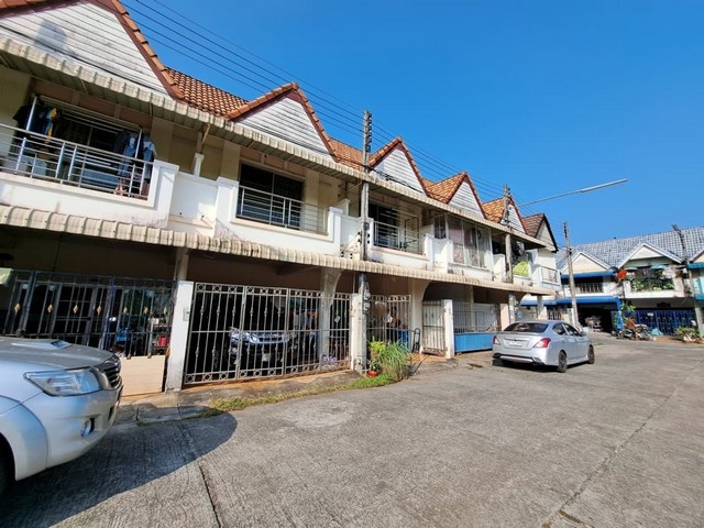 ขาย ทาวน์เฮ้าส์ เจริญศิลป์ สุราษฎร์ธานี ห่างจาก แม็คโคร สุราษฎร์ธานี 2.20 กม.