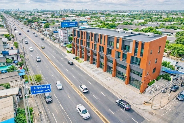 4นอน 3 ห้องน้ำ ใกล้ BigC เพชรเกษม MRTหลักสอง 1กม. 20ตร.ว. 280 ตร.ม. ถูกที่สุด อาคารพาณิชย์หรูสไตล์ยุโรป 3.5 ชั้น ติดถนนเพชรเกษม 77-81