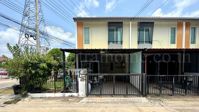 ลดราคา ทาวน์เฮ้าส์ บ้านพฤกษา 87/2 ศรีนครินทร์ - บางนา หลังมุม