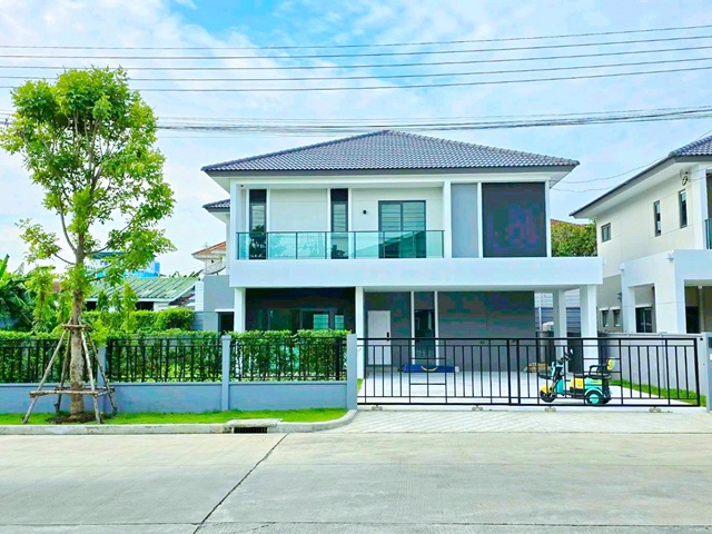 สนามบินดอนเมือง ช่างอากาศอุทิศ บ้านเดี่ยว 2 ชั้น 4 นอน 5 น้ำ ใกล้ รร.นานาชาติ Harrow 800 ม. สนามบินดอนเมือง 100 ตร.ว.252 ตร.ม.บ้านหลังมุม