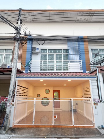 ขายทาวน์เฮ้าส์เมืองชลบุรี ม.แพนนาเซียวิลเลจ ต.สำนักบก อ.เมืองชลบุรี บ้านสวยพร้อมเข้าอยู่ ขายขาดทุน ลดราคา