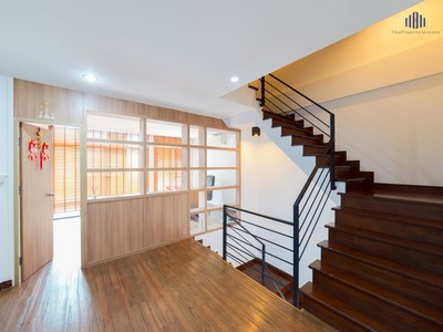 ขายด่วน ราคานี้หาไม่ได้อีกแล้ว !! ตึก โฮมออฟฟิศทำเลดี สำหรับเจ้าของธุรกิจ ผู้บริหารยุคใหม่ !!! เวิร์คแอดไลฟ์ นวมินทร์ 36 ฟังก์ชั่นครบ