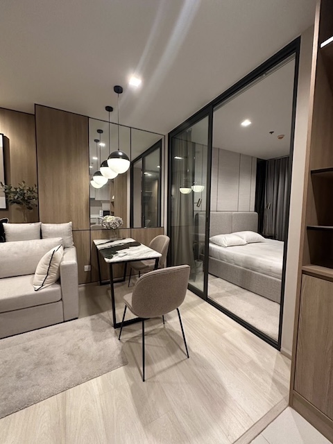 Life One Wireless spacious secure 12th floor BTS PloenChit