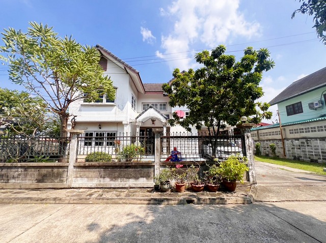 บ้านเดี่ยวหมู่บ้าน กฤษดานคร 12 ซอยสวนผัก 35 ทำเลดี ใกล้พุทธมณฑลสาย 1