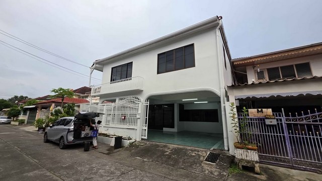 รหัสC6952 ให้เช่าบ้านเดี่ยว 2ชั้น หมู่บ้านระเบียงทอง ถนนนาคนิวาส ลาดพร้าว