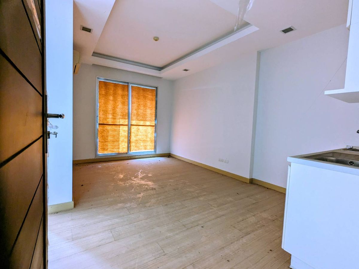 ขายคอนโด Thru Thonglor  36.09 ตร.ม. ใกล้ BTS ทองหล่อ MRT เพชรบุรี รถไฟฟ้า Airport Link  มักกะสัน แขวงบางกะปิ เขตห้วยขวาง กรุงเทพ