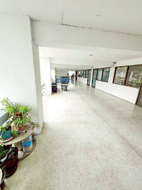 ติดรถไฟฟ้า MRTสุทธิสาร 900ม.ถูกที่สุด ซ.อินทามระ 31-37  ออฟฟิศ พร้อมวัสดุสำนักงาน อาคาร 32 ตร.ม. รร.นานาชาติคิซิโกะ 3.8 กม. 1นอน