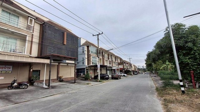 ปล่อยเช่าอาคารพาณิชย์ 3 ชั้น ราคาถูก ชุมชนไร่กล้วย - ศรีราชา ชลบุรี  FP-B01730