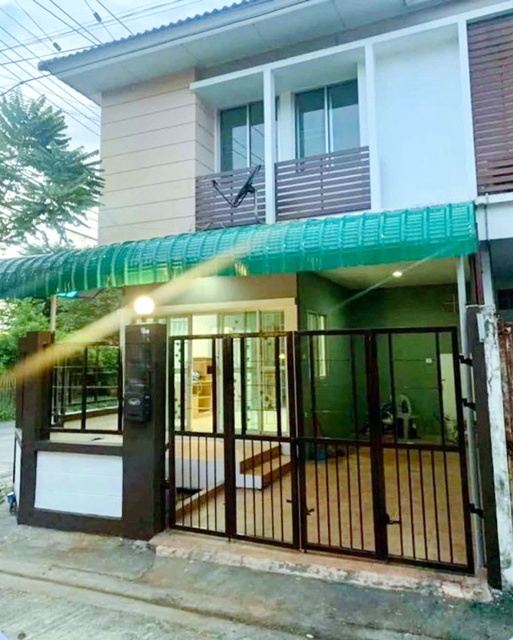 MRTราษฎร์พัฒนา 2.3 กม.หลังมุม 3 นอน ซอยมิสทีน ให้เช่าทาวน์เฮ้าส์ 2 ชั้น3 น้ำ 24 ตร.วา. 190 ตร.ม.ร่มรื่น