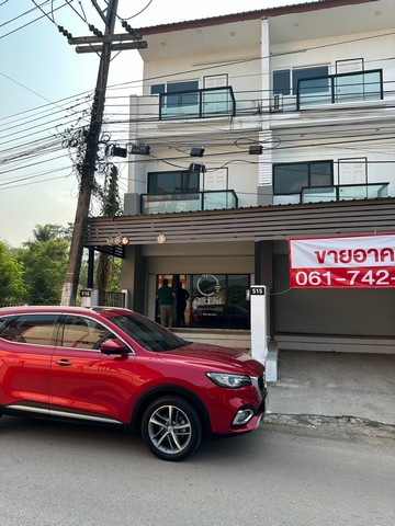 DSL-291 ขาย ทาวน์เฮ้าส์ ทาวน์โฮม 3 ชั้น (ห้องมุม) ขนาด 31.6 ตร.ว. (พื้นที่ใช้สอย 300 ตร.ม.) อ.เมืองเลย จ.เลย 1500000 บาท ใกล้กับ เยื้องกับโรงแรมศรีสุขเดอเลย และห่างจากโลตัสเอ็กซ์เพ