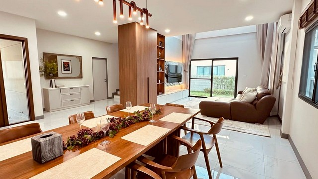 LV53419 ให้เช่า บ้านเดี่ยว เดอะ ซิตี้ บางนา The City Bangna บ้านหรูตกแต่งใหม่พร้อมเฟอร์นิเจอร์ ใกล้ Mega บางนา และ รร.นานาชาติ